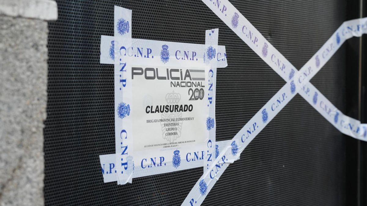 Cierre del club con el precinto policial ordenado por la jueza.