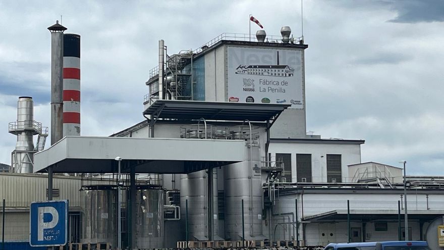 El comité de Nestlé en La Penilla sustituye la huelga indefinida prevista este lunes por paros intermitentes el 2, 3 y 4 de junio