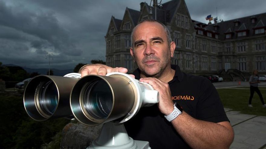 Bombero cooperante: los niños de Lesbos no pintaban delfines en el mar, sino cadáveres