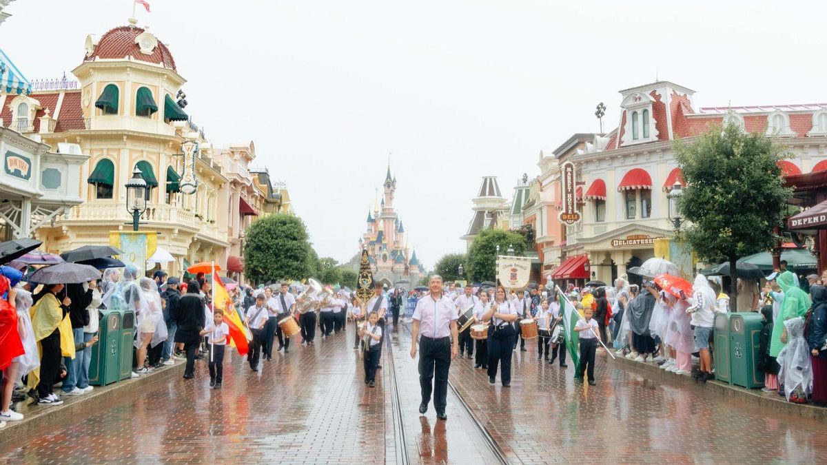 Un sueño hecho realidad: Disneyland París acoge una actuación de la banda de música de Villa del Río