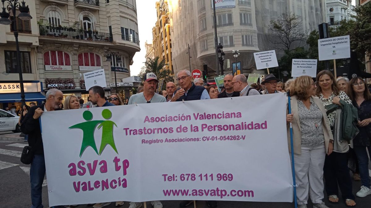 La manifestación a su llegada a la plaza del Ayuntamiento de València.