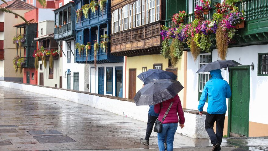 El tiempo se tuerce en el Cantábrico: lluvias, viento, bajón de las temperaturas y varias comunidades con avisos