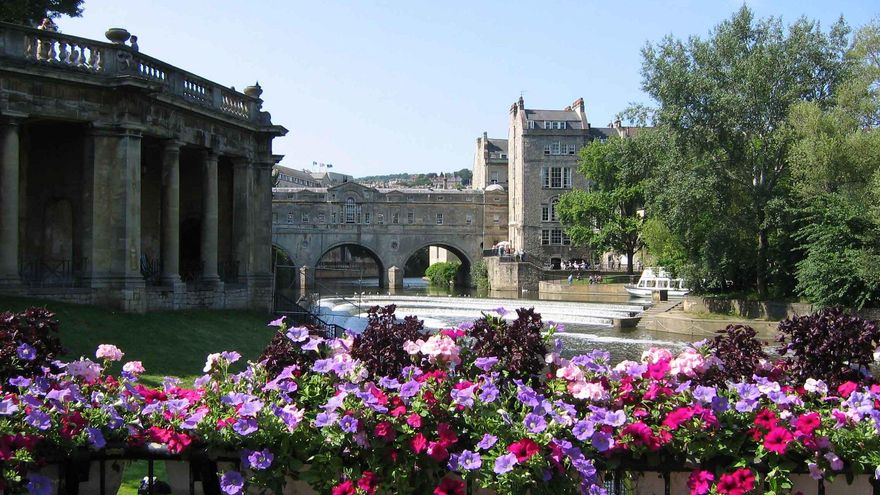 Parade Gardens a orillas del Río Avon.