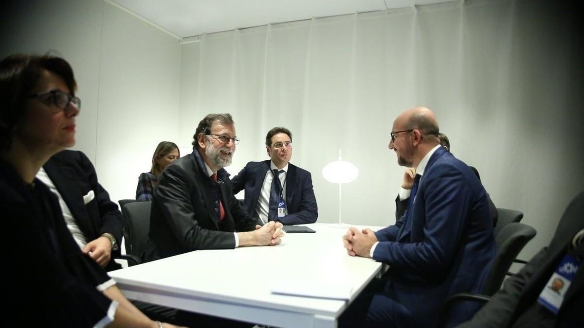Rajoy tacha de "absoluta vergüenza" y de "enorme mentira" las declaraciones de Rovira