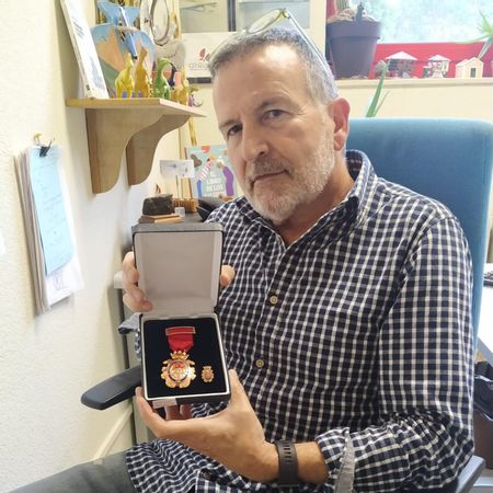 José Luis Martín con la medalla de bronce al mérito penitenciario.