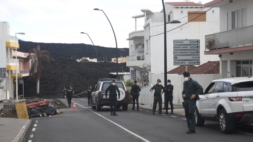 En el interior de las zonas de exclusión por el volcán de La Palma