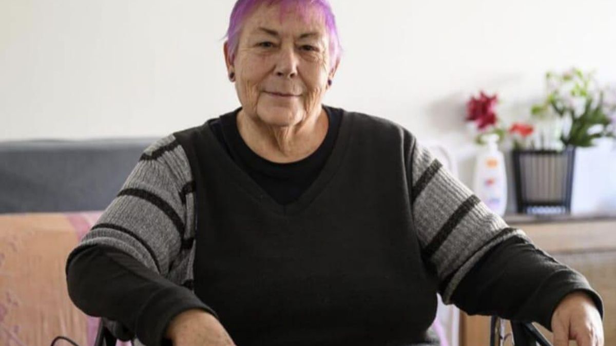 La activista extremeña Paca Blanco denuncia “maltrato institucional” tras la paralización provisional de su desahucio: "Son unos canallas"