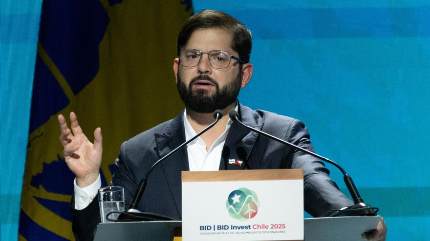 Boric responde a líder opositora que justificó el golpe de Estado: "Democracia siempre"
