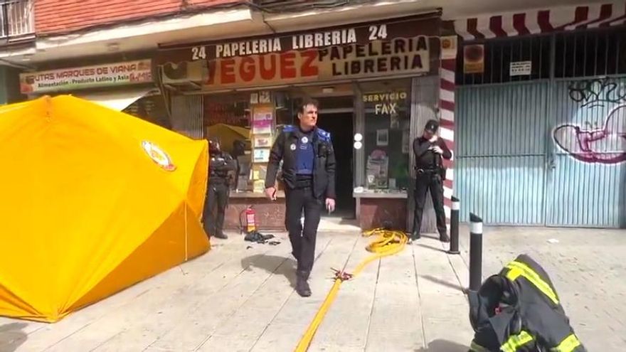 Un trabajador fallece electrocutado en el incendio de una papelería en Tetuán