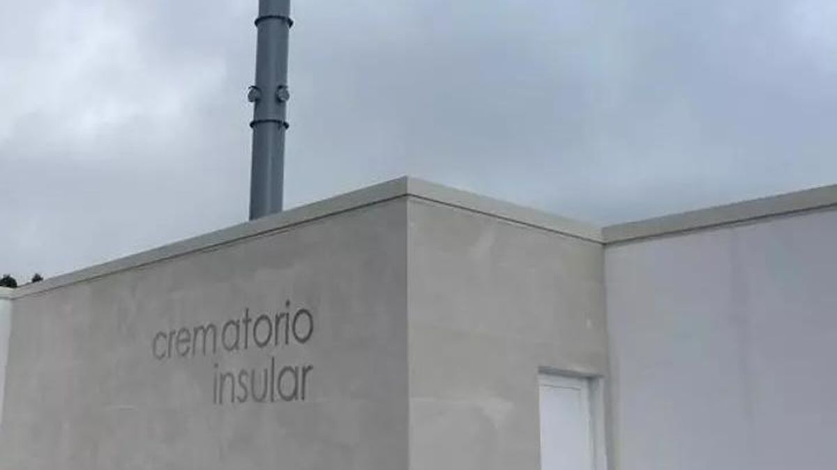Horno crematorio ubicado en el cementerio de Breña Baja.