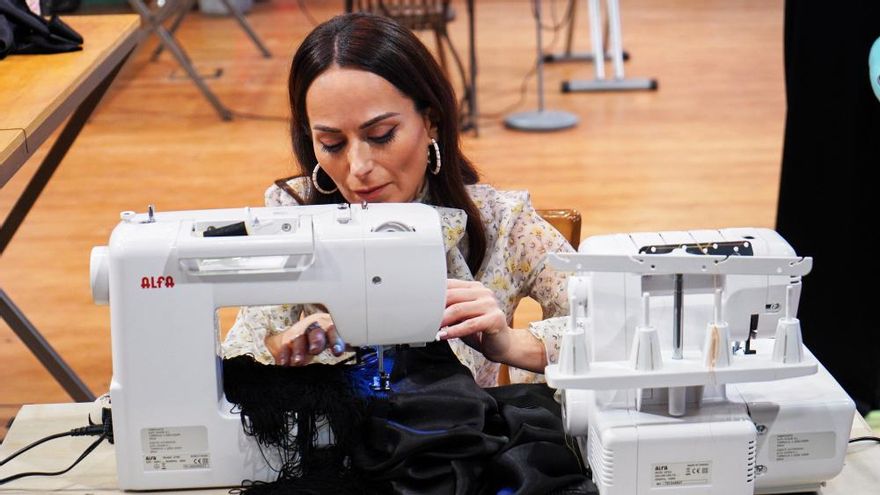 María Escoté, cosiendo en la prueba de eliminación