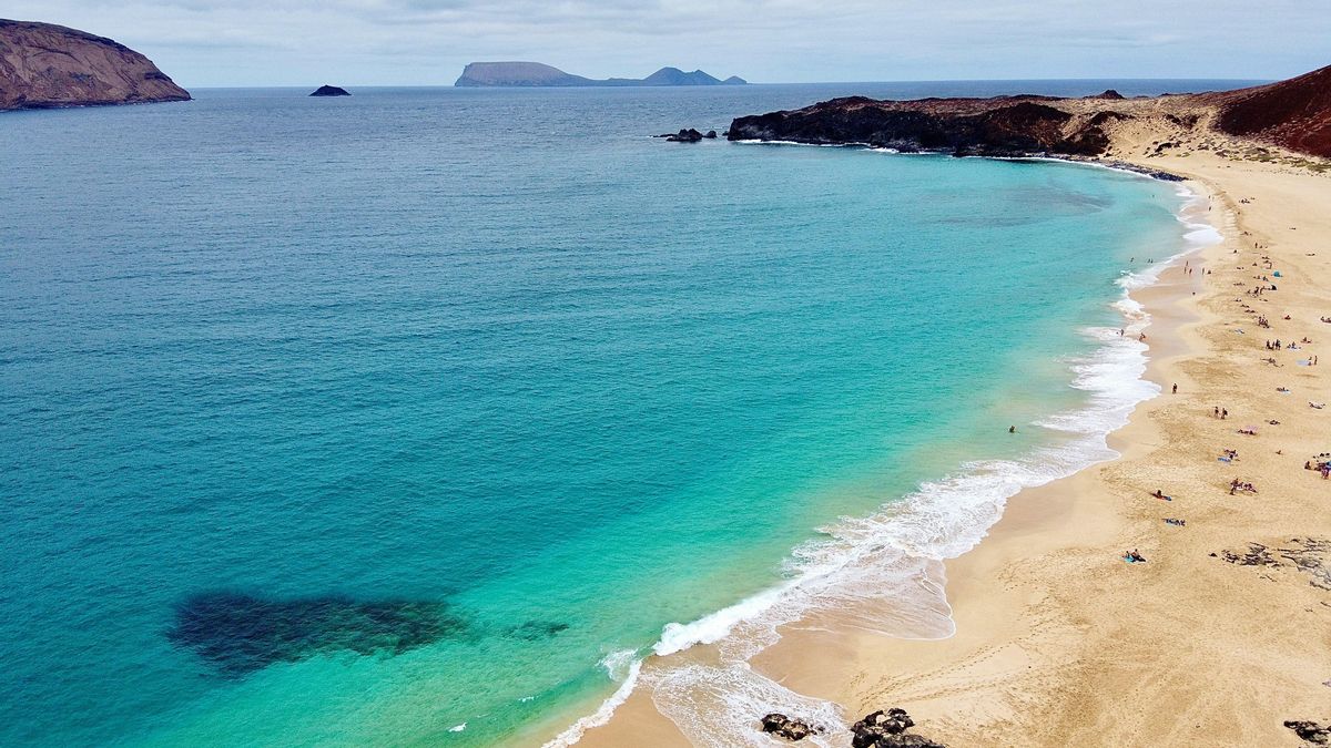 El rincón de Canarias con un paisaje volcánico único en el mundo y playas vírgenes de aguas turquesas