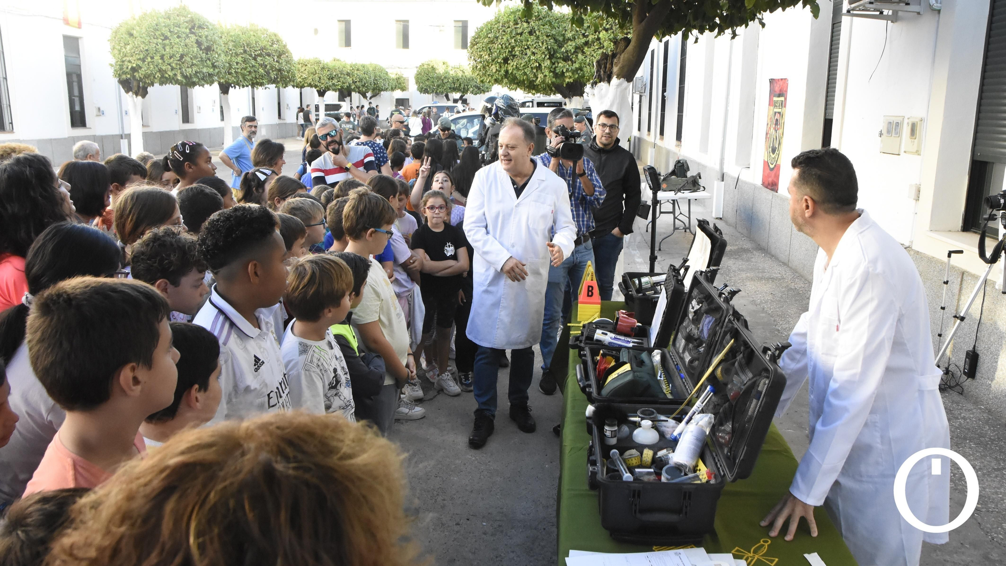 Presentación de los medios de la Guardia Civil a más de 700 alumnos.