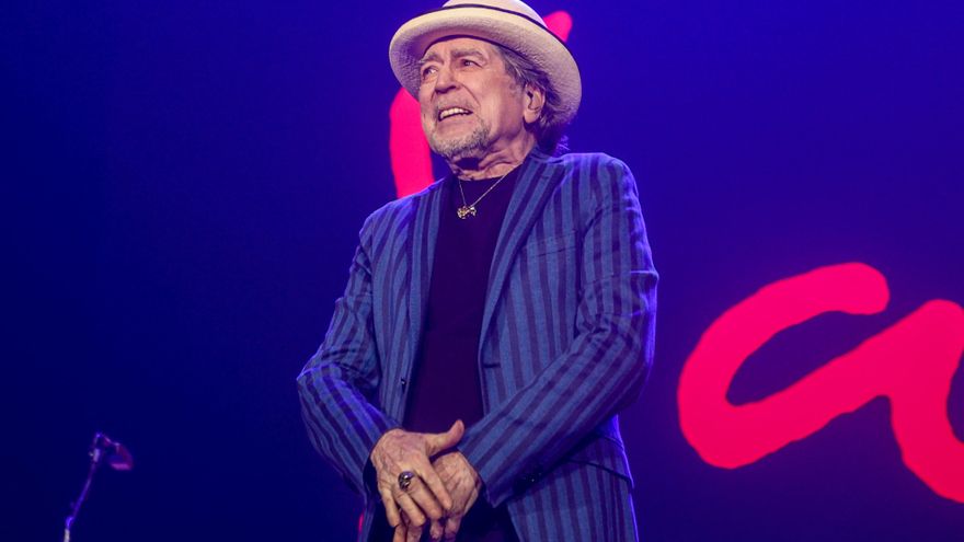 El cantante Joaquín Sabina durante una actuación.