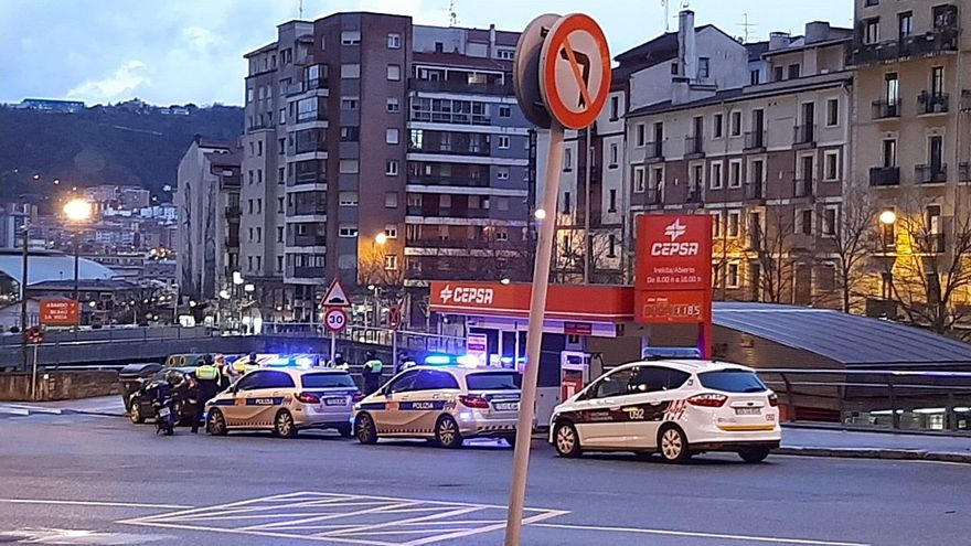 Control en la entrada a Bilbao para impedir el incumplimiento de las medidas para contener el covid