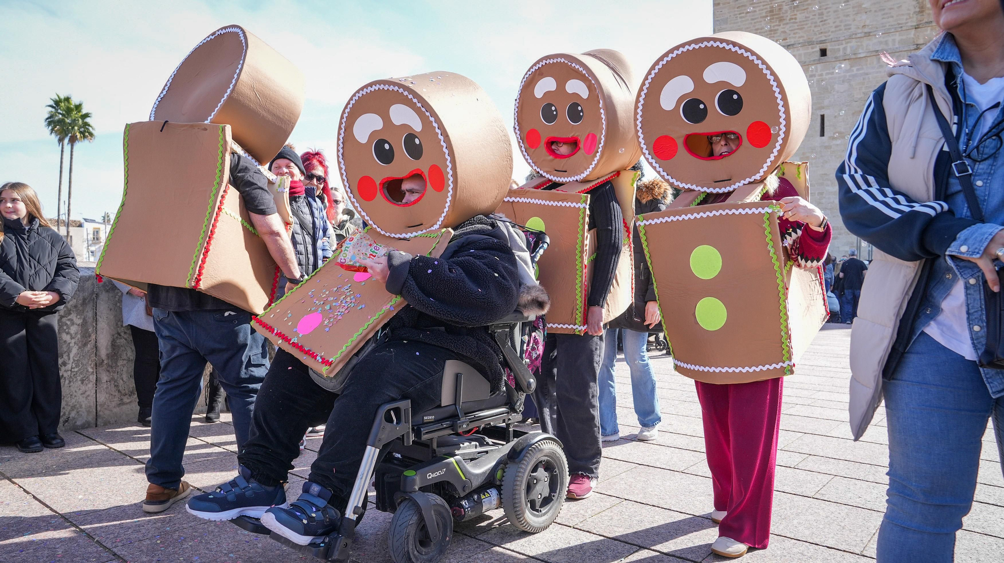 Pasacalles de Carnaval en el Puente Romano