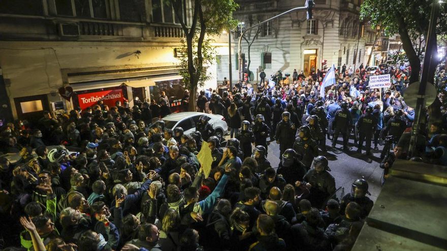 Disturbios en Buenos Aires tras pedir la Fiscalía 12 años de cárcel para Cristina Kirchner por un caso de corrupción
