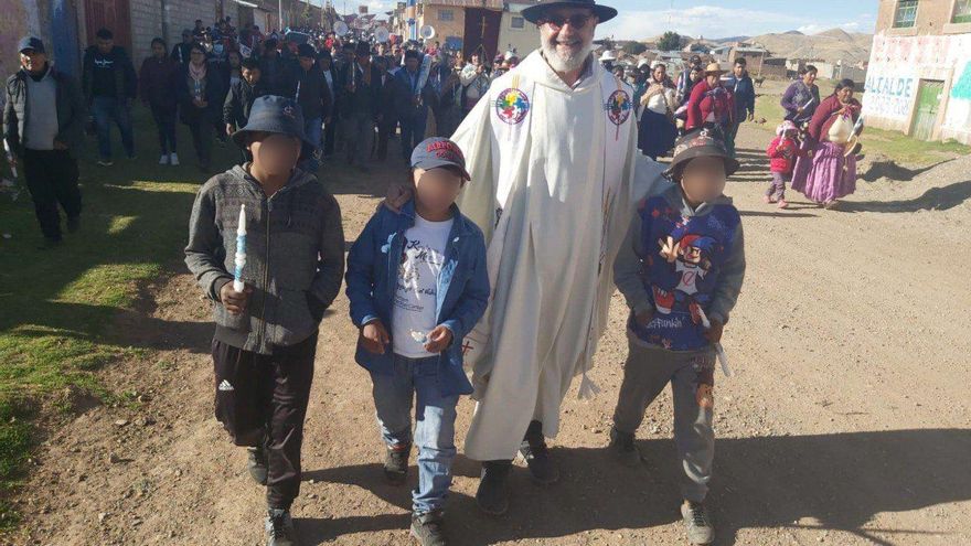 Luis Bejar, el cura tucumano que encendió la ira de la derecha peruana y tuvo que abandonar ese país en horas