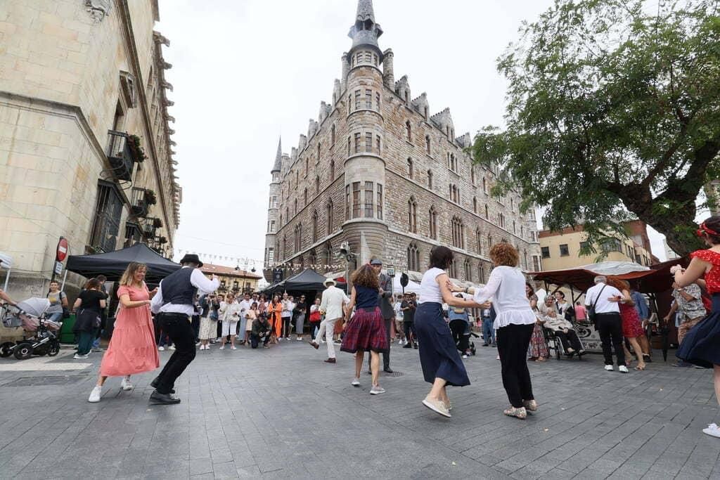 Música y baile, entre las decenas de actividades de la Feria Modernista de León, archivo.