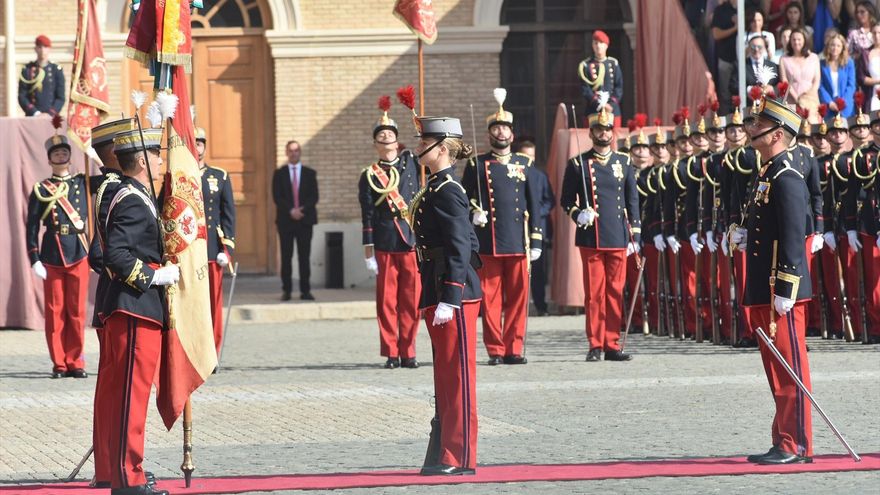 La princesa Leonor durante el acto de Jura de Bandera, en la Academia General Militar, a 7 de octubre de 2023, en Zaragoza, Aragón (España)