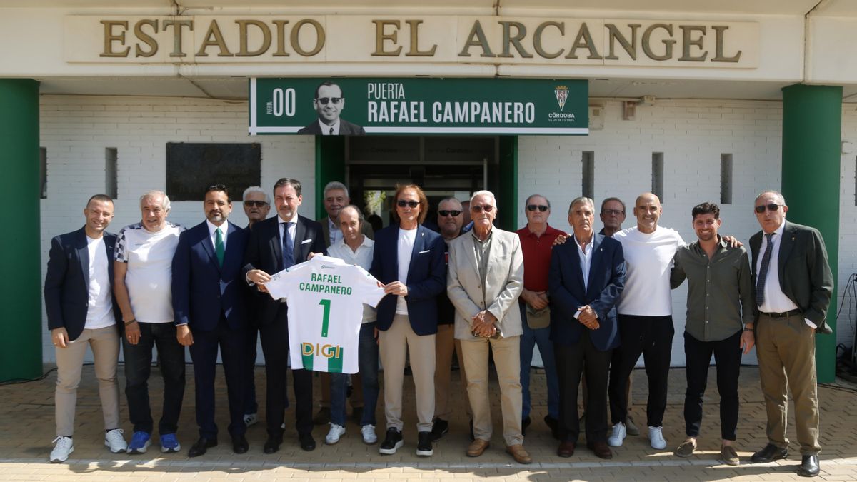 Homenaje a Rafael Campanero en la Puerta 0 de El Arcángel