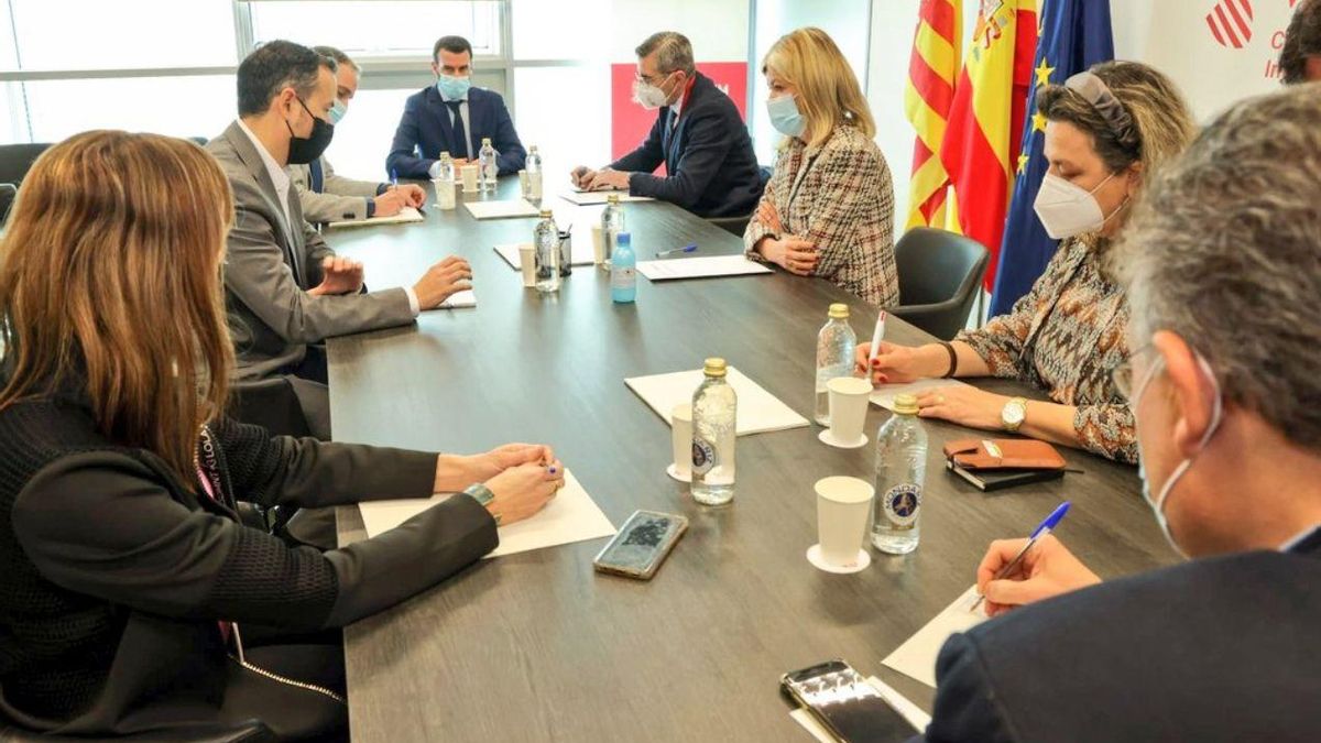 Bravo se reúne con el cónsul honorario de Ucrania en València, Pablo Gil, para coordinar actuaciones ante la crisis humanitaria provocada por la invasión rusa de Ucrania.