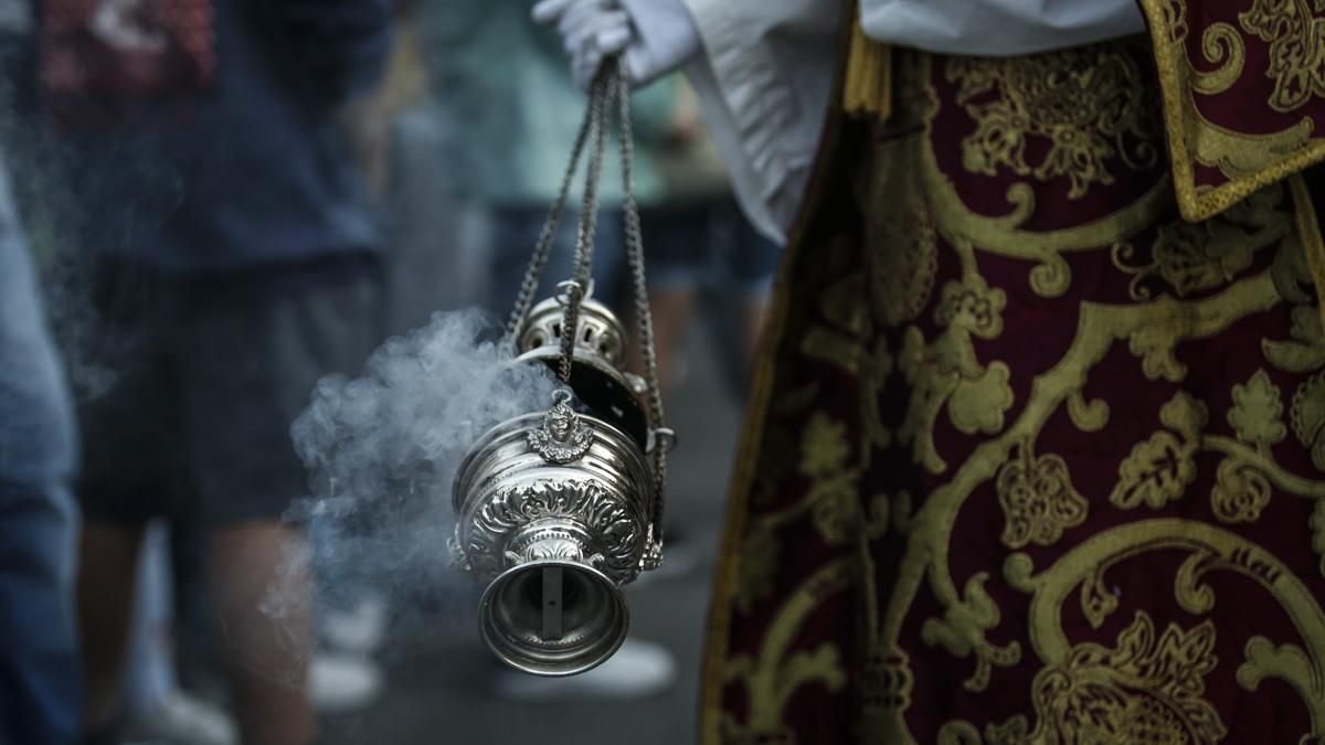 La salida procesional de las Lágrimas, en imágenes