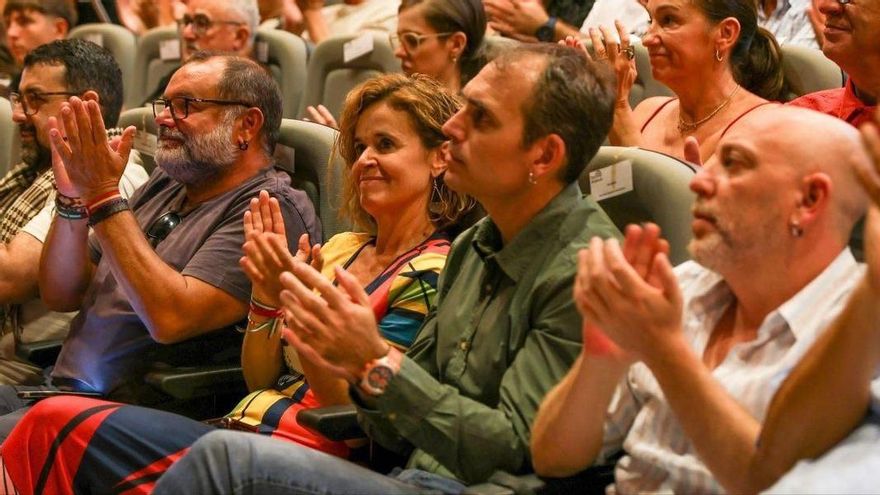Por Andalucía lanza su proyecto para "echar a Moreno" sin Podemos pero con "la mano tendida"