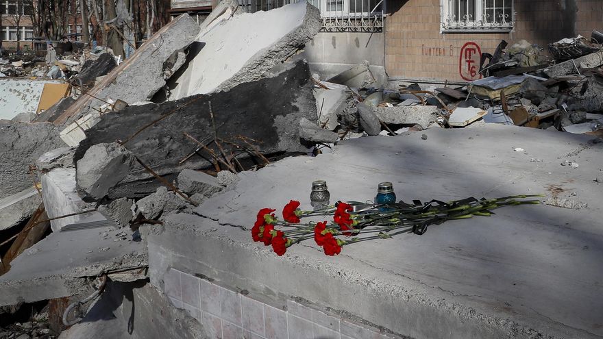 Zelenski cree que hay "decenas de miles" de muertos en Mariupol