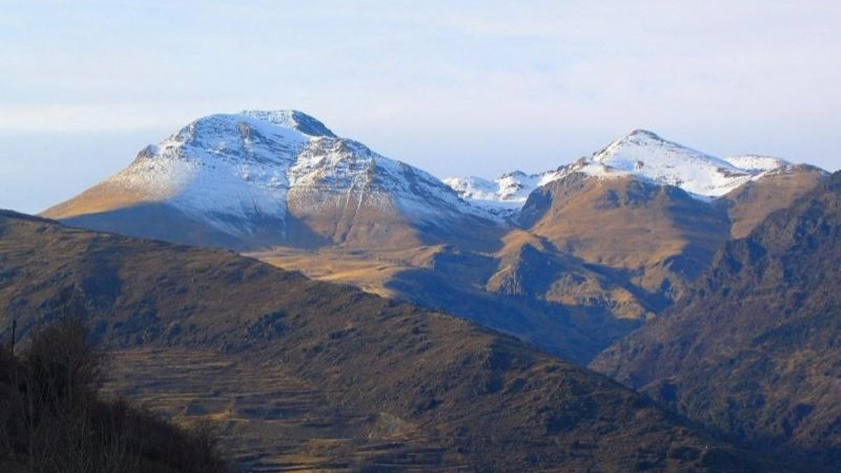 Vista a las montañas desde Sort