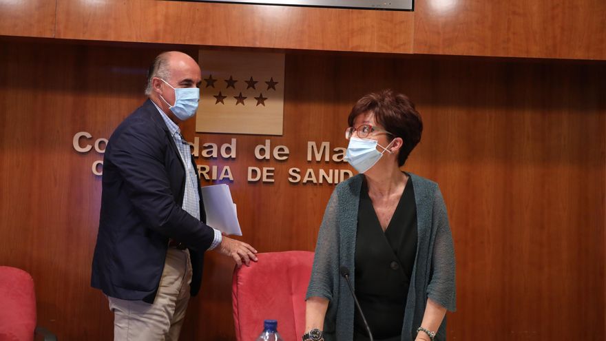El viceconsejero de Salud Pública y Plan COVID-19 de la Comunidad de Madrid, Antonio Zapatero, y la directora general de Salud Pública, Elena Andradas.