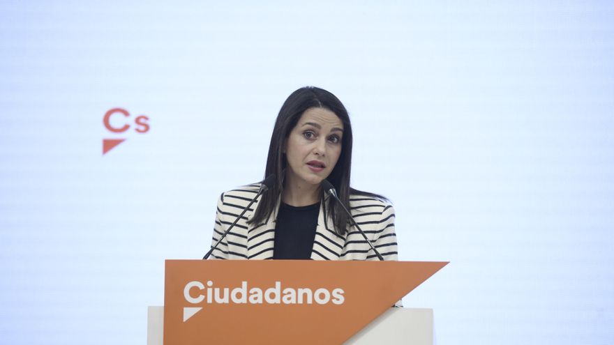 La presidenta de Ciudadanos, Inés Arrimadas, durante una rueda de prensa posterior al Comité Permanente del partido, a 12 de abril de 2021, en Madrid (España).