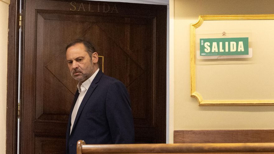 Archivo - El diputado José Luis Ábalos durante una sesión plenaria