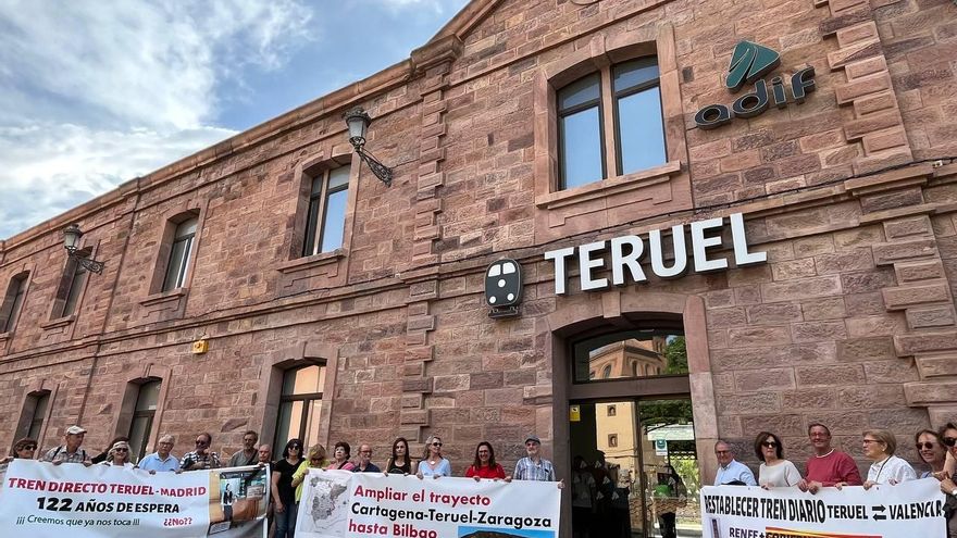 Teruel reivindica por el recorte de servicios de tren: “Se está en Valencia tres horas y no da tiempo casi a ir al médico”