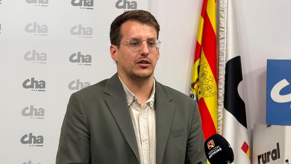 CHA exige a Azcón el cese de la directora general que vinculó el incendio de Riglos con la regularización de migrantes