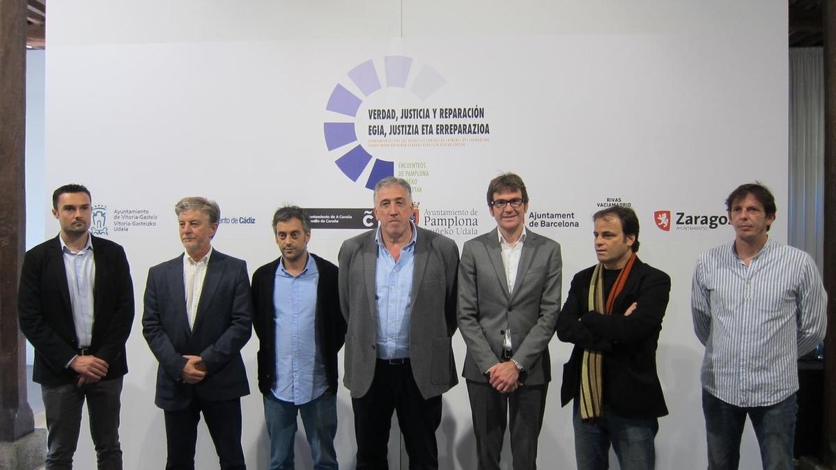 Siete ciudades firman un manifiesto para impulsar querellas contra los crímenes del franquismo