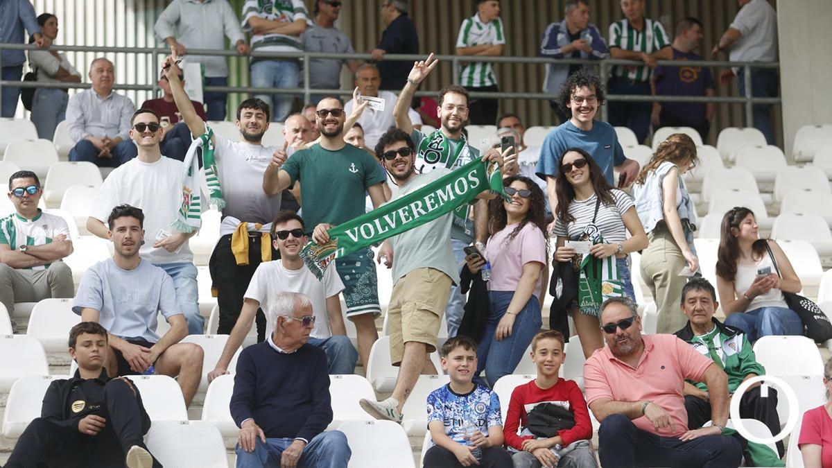 Grada Blanquiverde del Córdoba CF - San Fernando CD