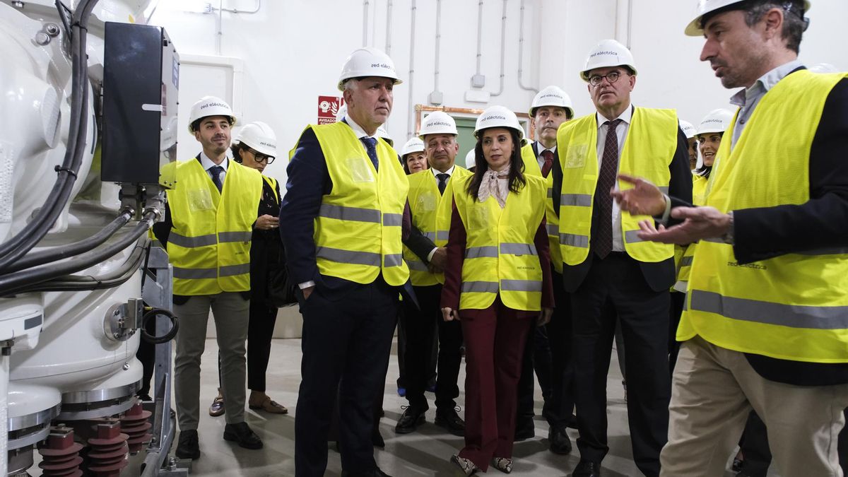 Un cable submarino de 145 millones une por primera vez las redes eléctricas de Tenerife y La Gomera