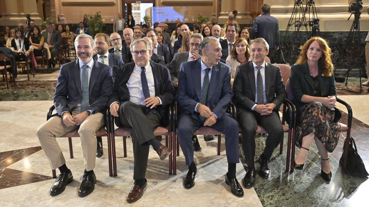 El Gobierno de Aragón solo ha cedido la Sala de la Corona para eventos a dos empresas privadas y ambas son periódicos