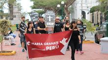 "Marcha Fúnebre" el día 24 de mayo en Perú, Marea Granate reivindicando el voto rogado. Fuente: Marea Granate