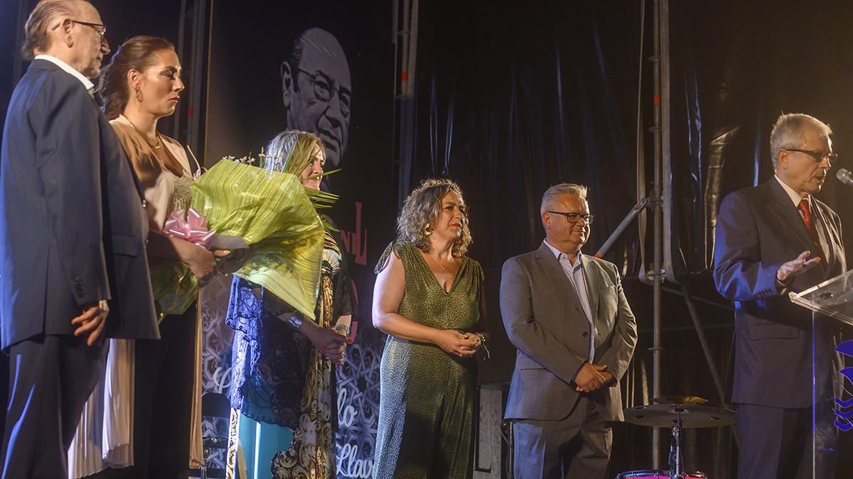 Puente Genil vibra con el festival de Cante Grande dedicado a Fosforito