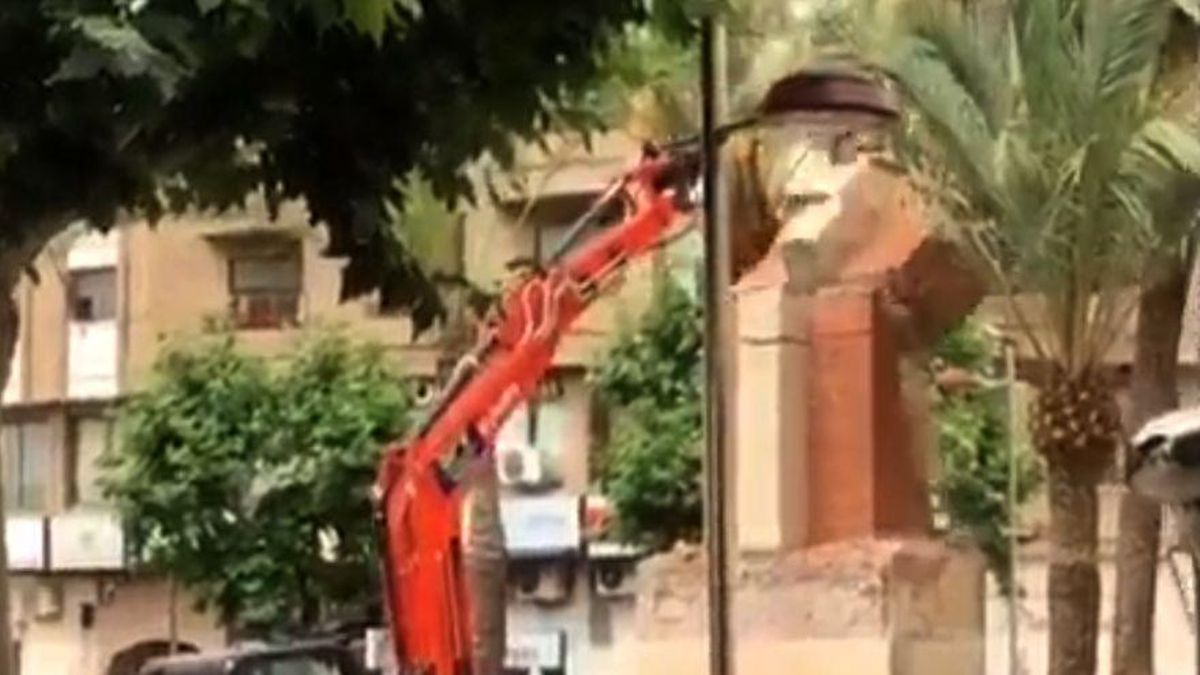 La creu als caiguts de la Vall d'Uixó.