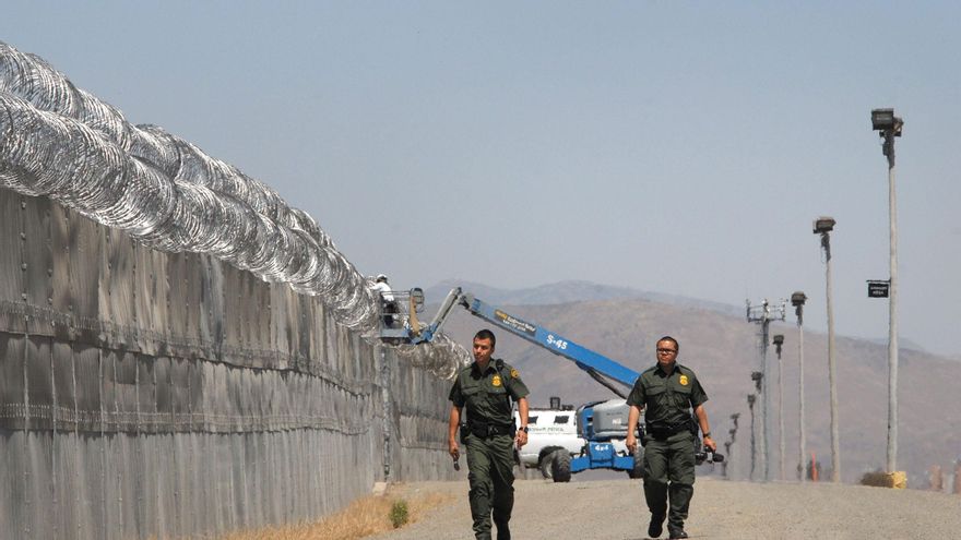 Regresa la normalidad a El Paso, tras el intento de ingreso a la fuerza de migrantes
