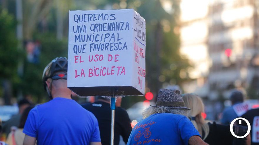 Concentración de Rebelión por el Clima Córdoba y Plataforma Carril Bici