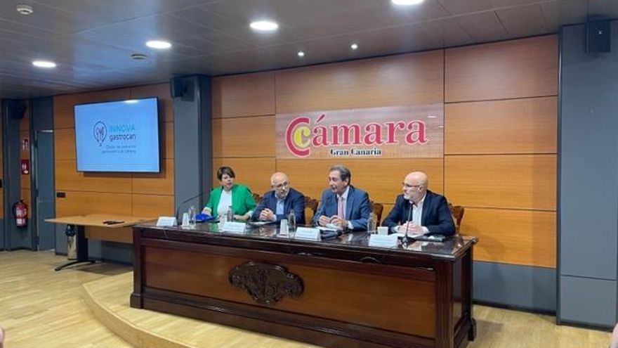 Minerva Alonso, Antonio Morales, Luis Padrón y Eugenio Sánchez