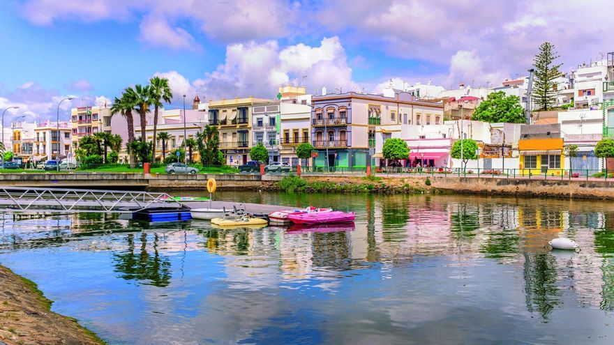 En la frontera con Portugal: la villa de pescadores de Huelva que es perfecta para una escapada junto al mar