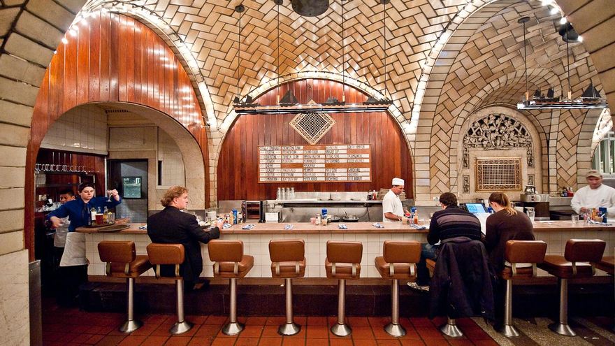 Interior de The Oyster Bar, el restaurante más añejo de la Grand Central.
