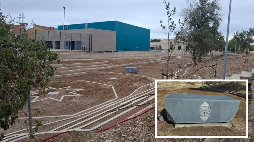 Un altar, un crismón y gradas para misas: Cuarte de Huerva destina dinero y un espacio públicos a fines confesionales