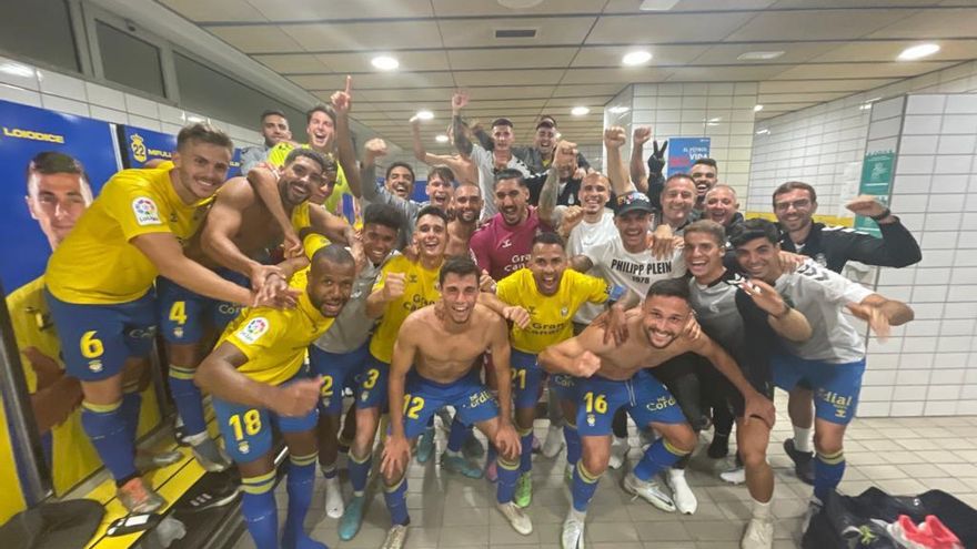 La UD Las Palmas tumba al Leganés y duerme líder