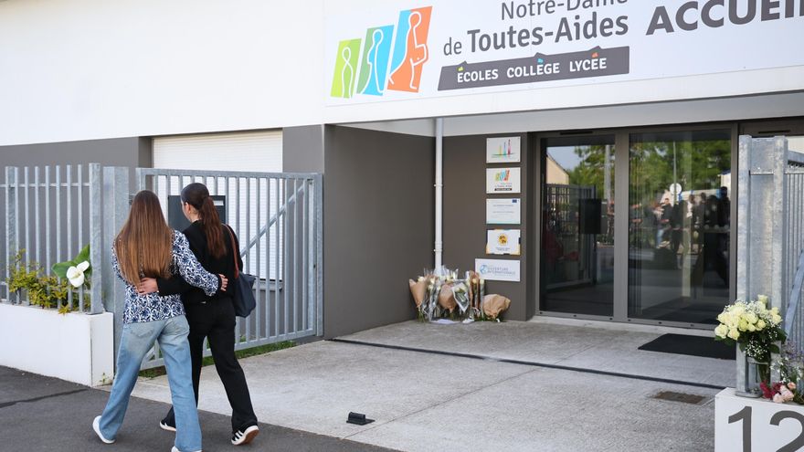 Francia: Recogimiento y miedo en el instituto francés escenario del ataque con cuchillo